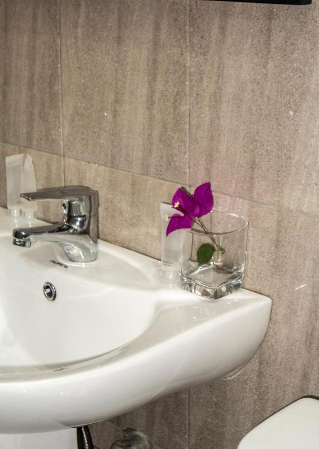Kislas Luxury Hotel Adenta Екстер'єр фото